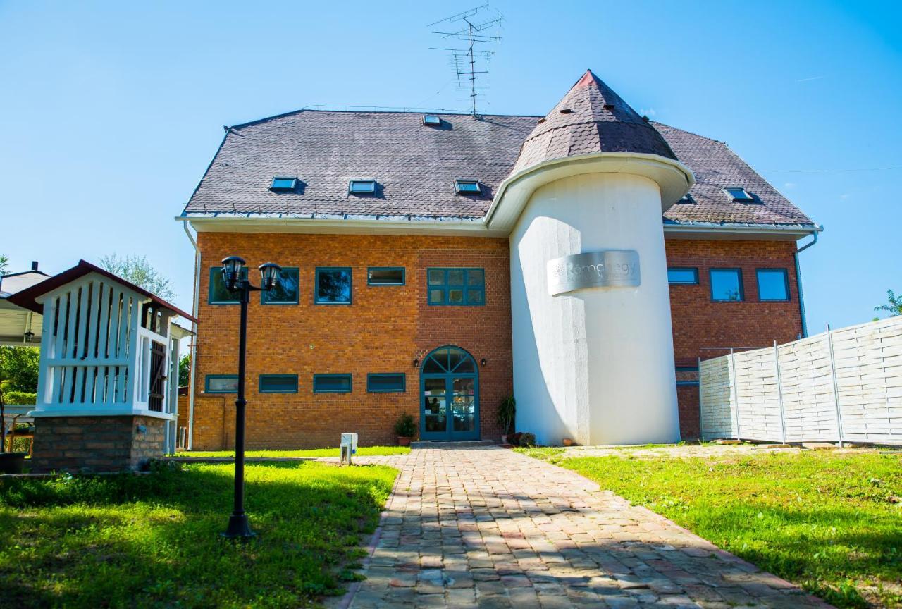 Romahegy Rendezvenyhaz Bed and Breakfast Kaposvár Buitenkant foto