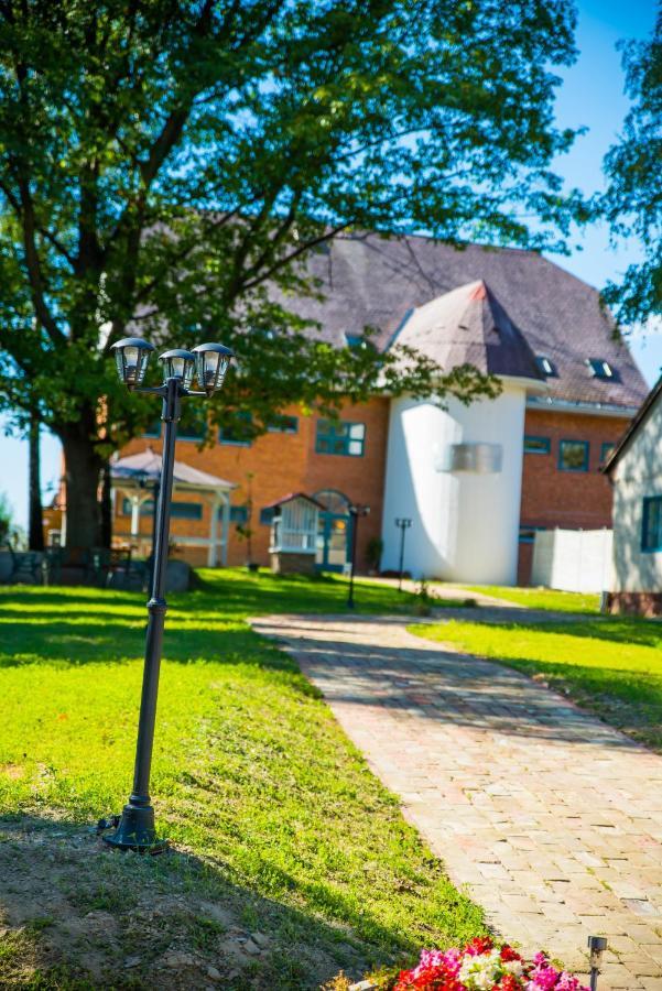 Romahegy Rendezvenyhaz Bed and Breakfast Kaposvár Buitenkant foto