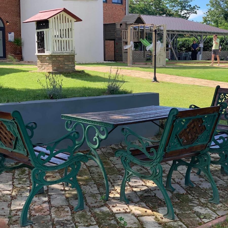 Romahegy Rendezvenyhaz Bed and Breakfast Kaposvár Buitenkant foto
